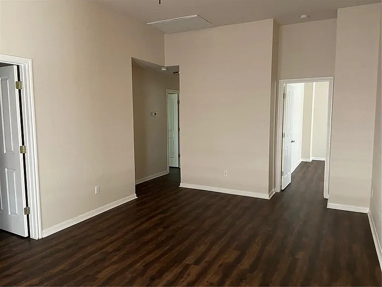 8811 Glen Canyon Dr — Photo 10