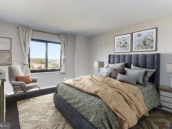 5th image of 205 Yoakum Pkwy Unit 1524