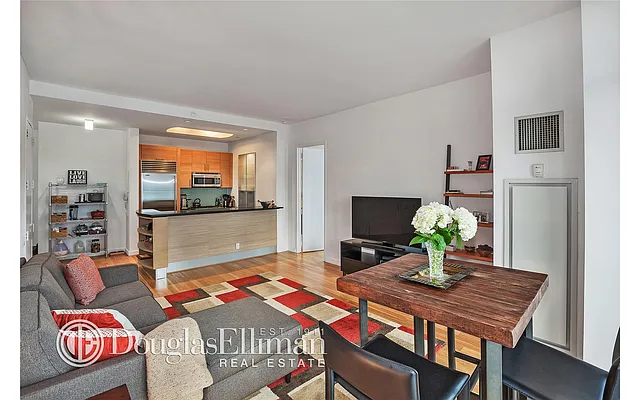 Rented by Douglas Elliman | media 4
