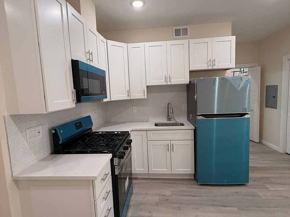 1st image of 59-61 Cedar St #3