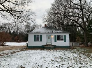 1061 Chatterson Rd, Muskegon, MI 49442