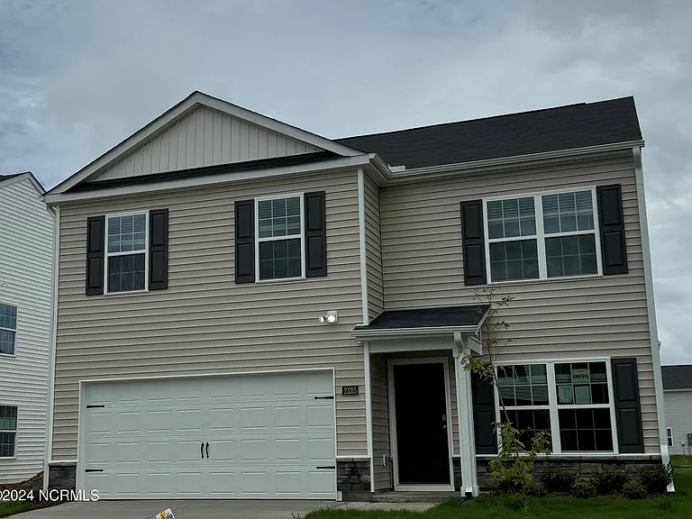 2225 Montalvan Dr — Photo 1