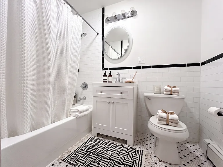 611 Grand St #1R — Photo 6