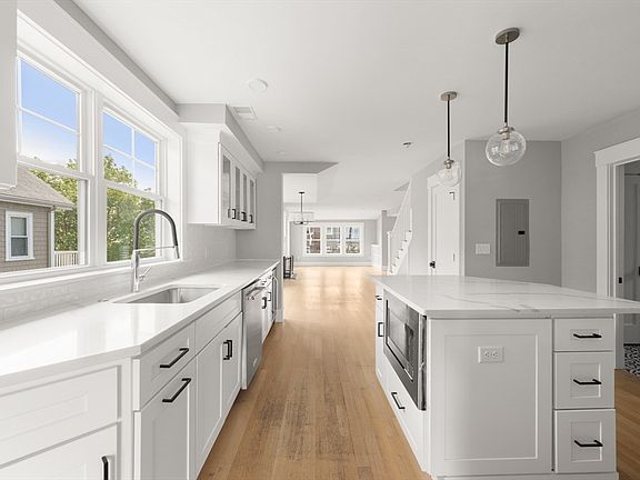 4th image of 22 Carver Rd E #22