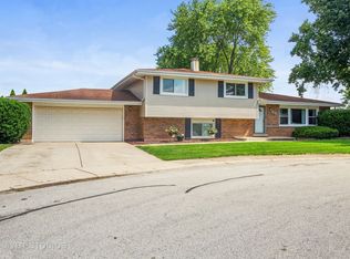 700 Leaf Ct, Bartlett, IL
