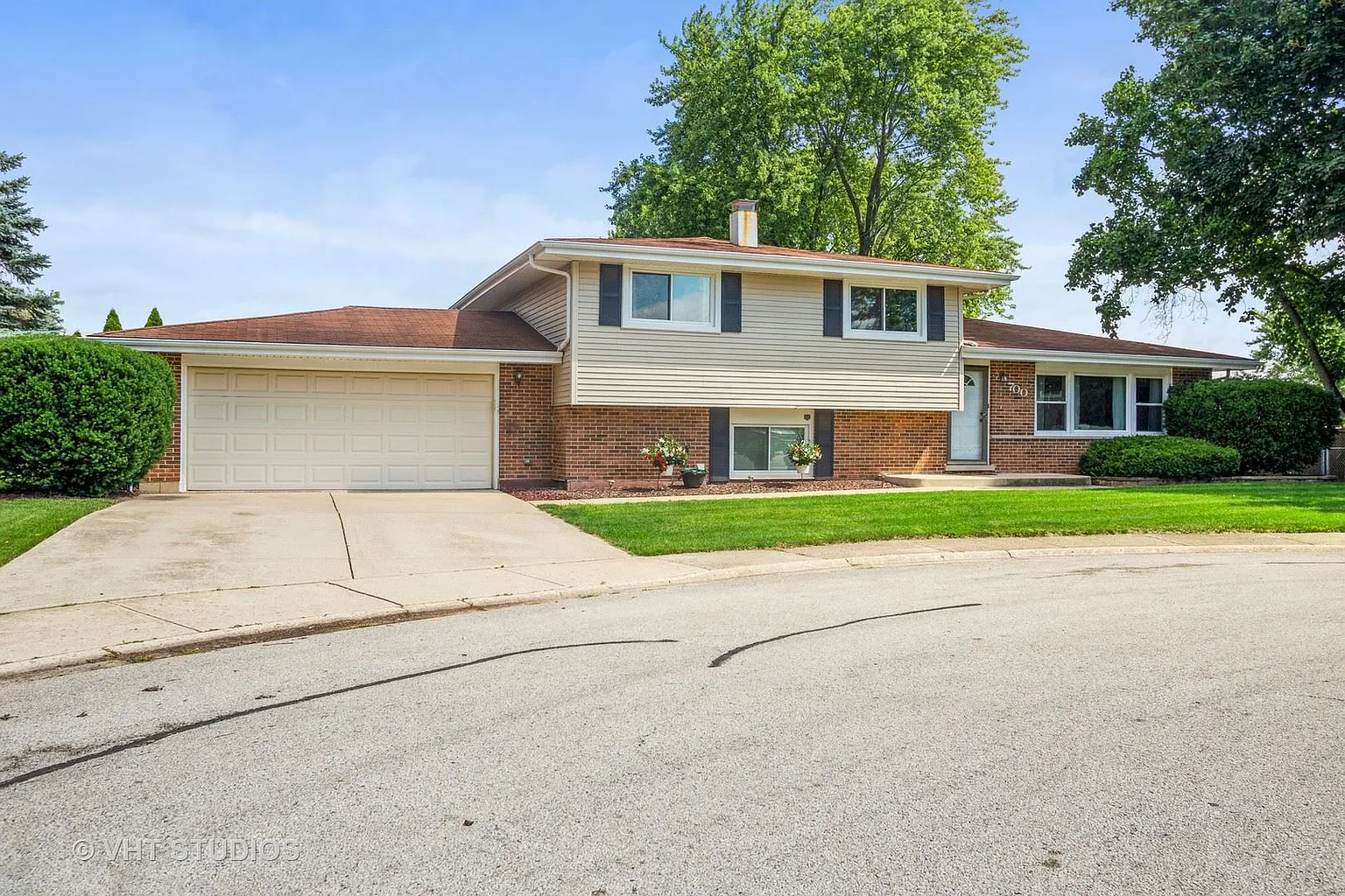 700 Leaf Ct photo 1