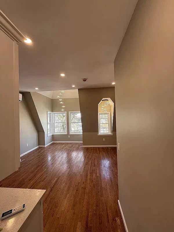 1 bed, 1.0 bath, 700 sqft, $1,600 — Photo 4