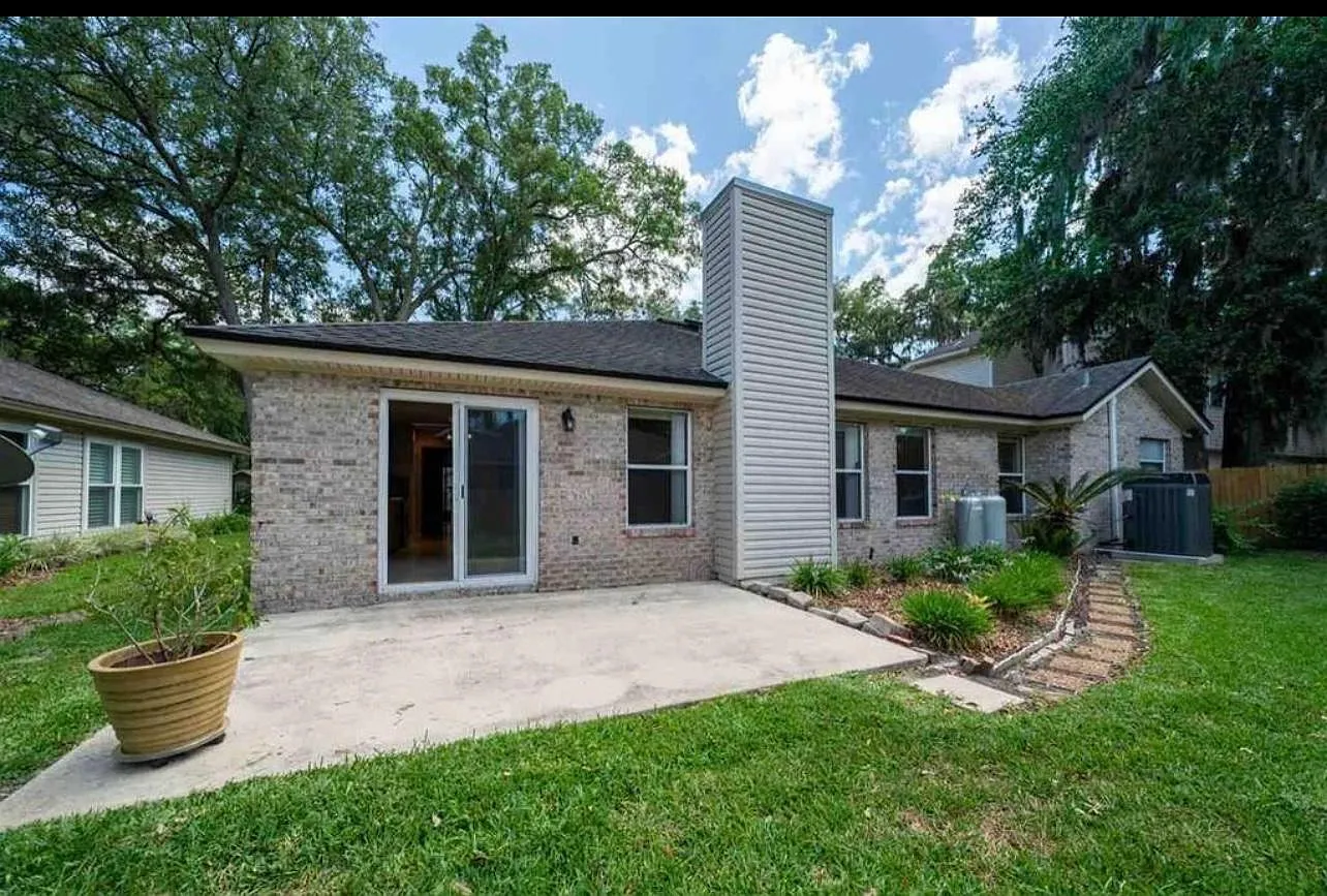 4837 Victoria Chase Ct — Photo 3