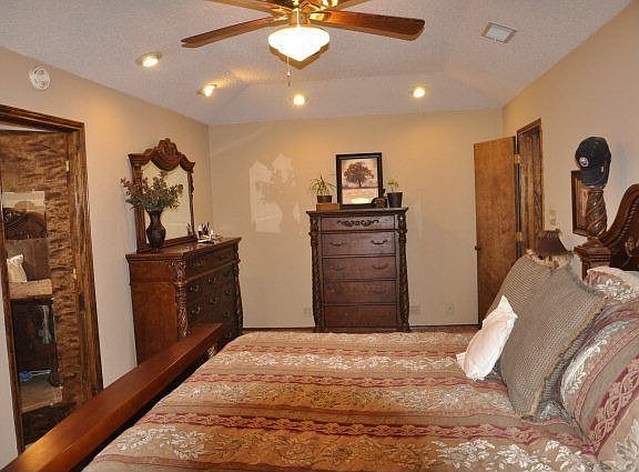 5th image of 10906 E County Road 104