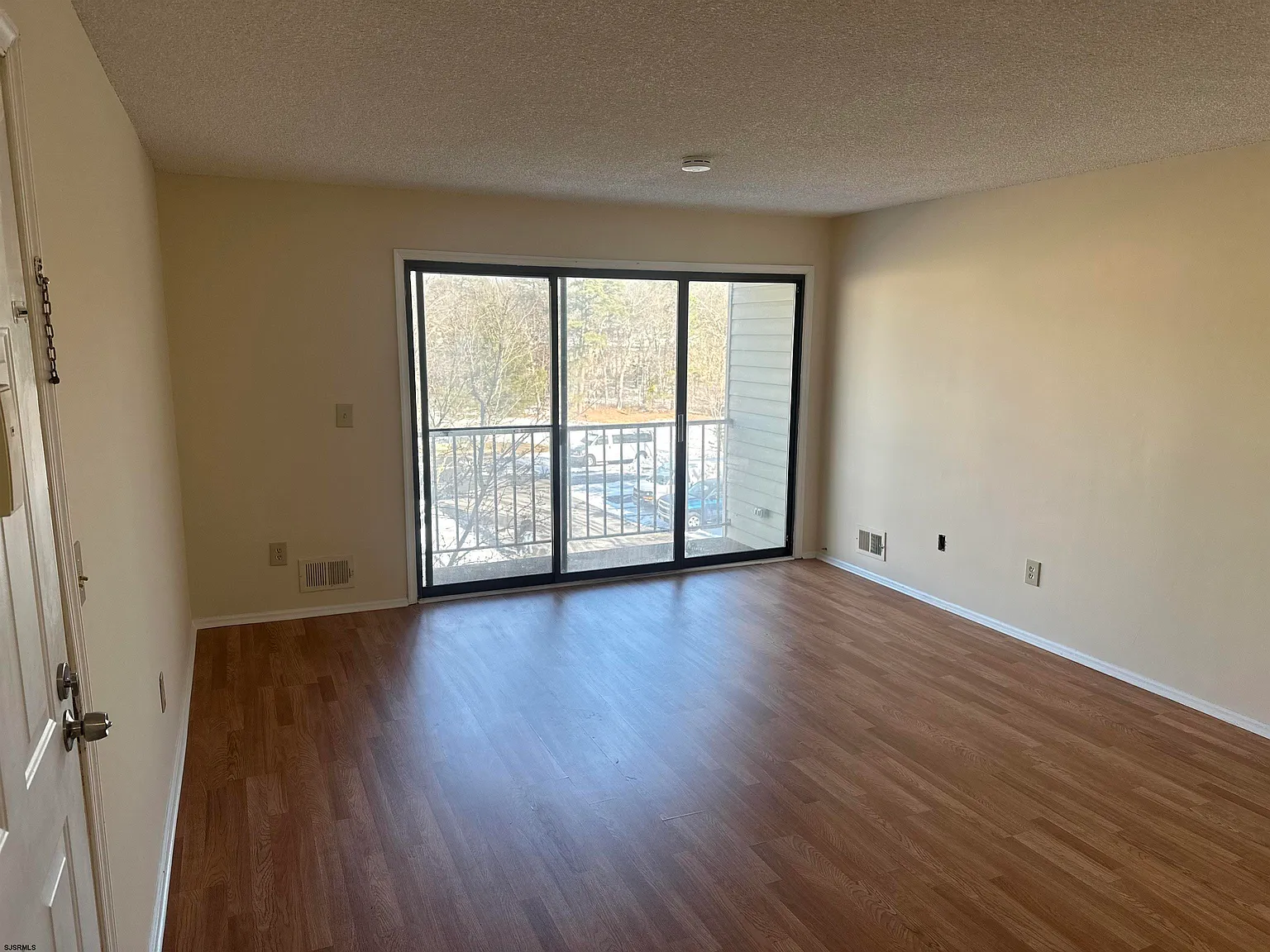 2 bed, 2.0 bath, $1,900 — Photo 2