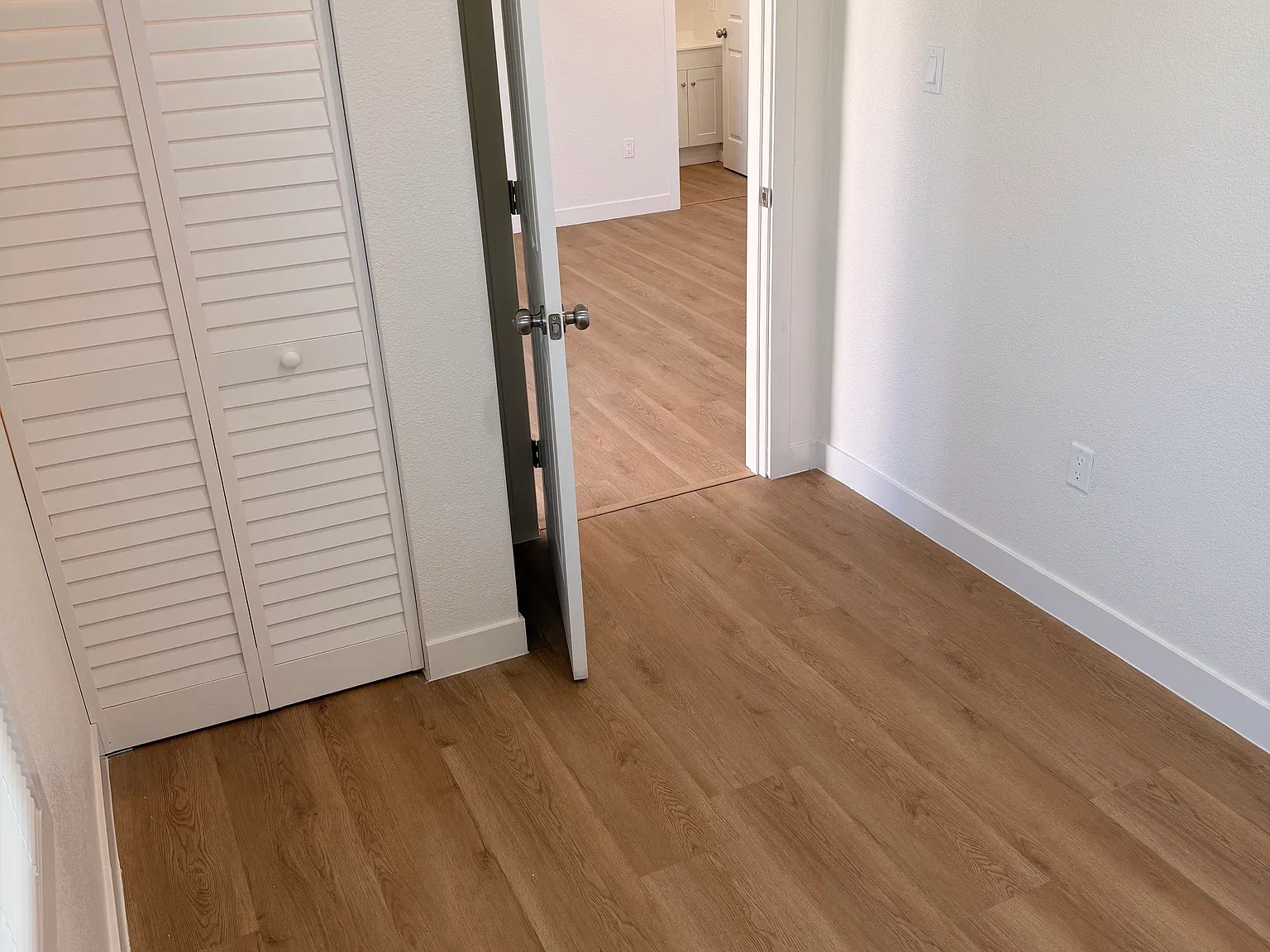 2 bed, 500 sqft, $2,250 — Photo 3