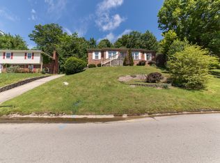 2817 Windsor Forest Dr, Louisville, KY 40272