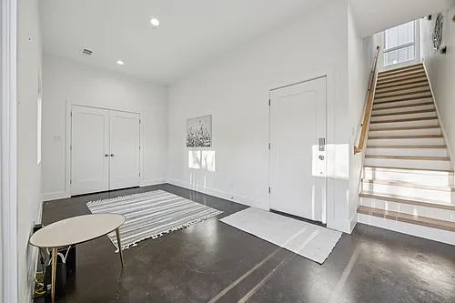 2206 Arroyo Ave Photo 1