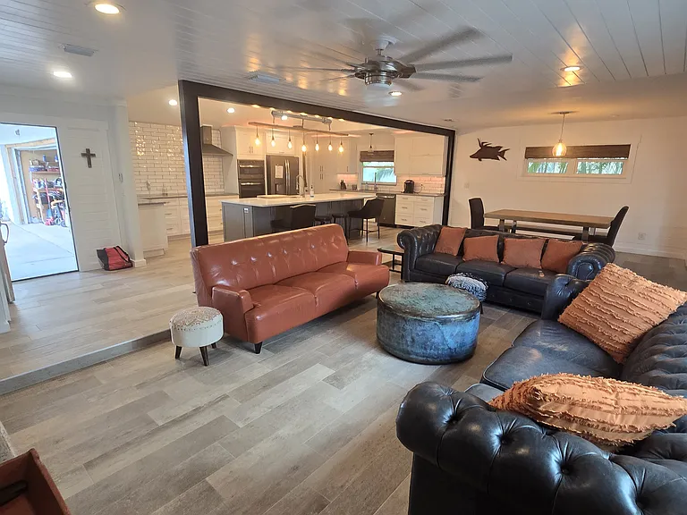 8433 Flagstone Dr — Photo 38