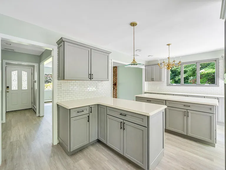 336 Dix Hills Rd #1 — Photo 5
