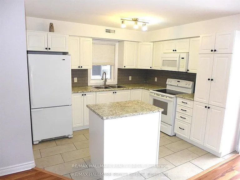216 Carillon St #3 — Photo 5