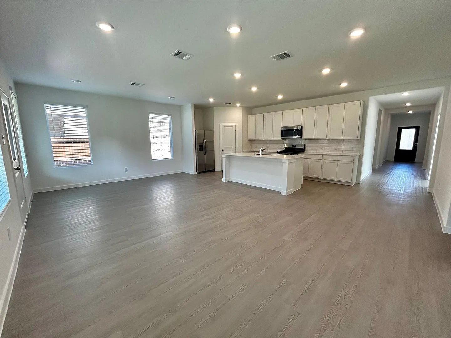 2026 4 Bedroom in Reatta Ridge — Photo 2