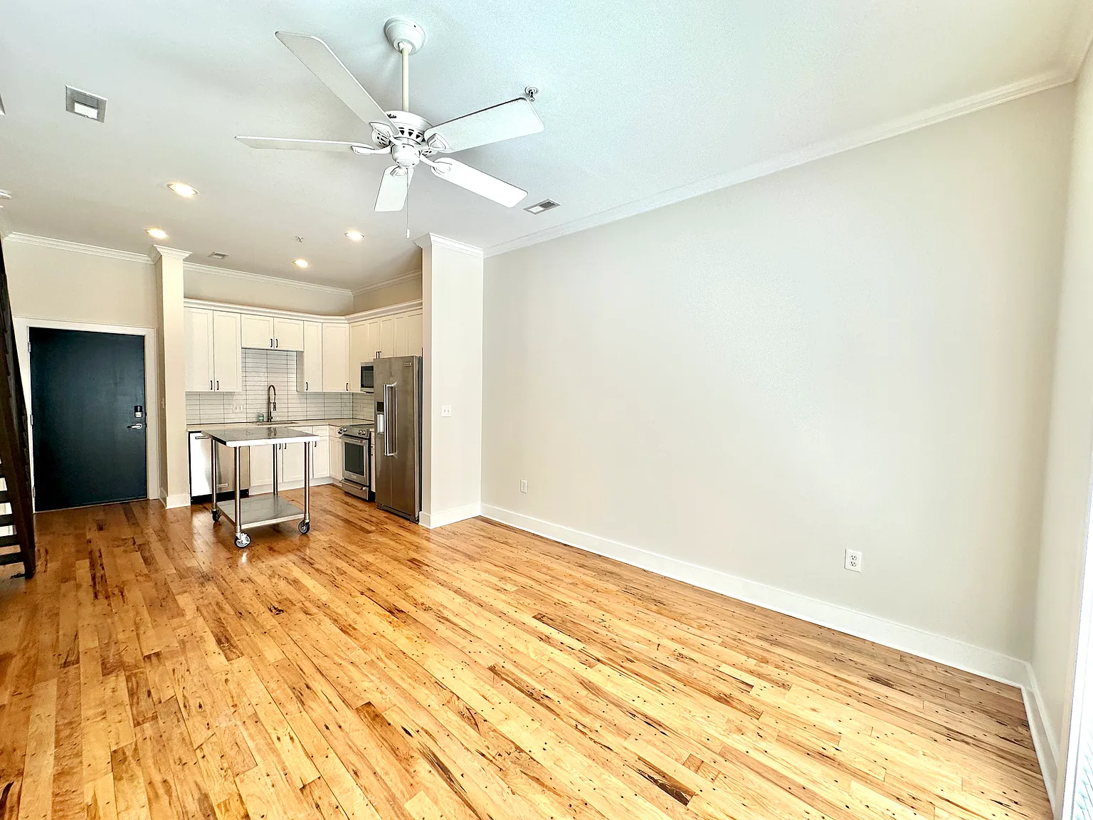 1 bed, 804 sqft, $1,975 — Photo 4