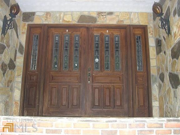 2nd image of 130 Melanie Ln