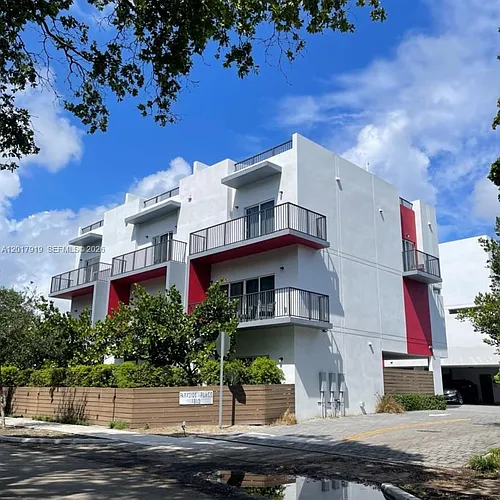 1813 Madison St #6 Photo 1