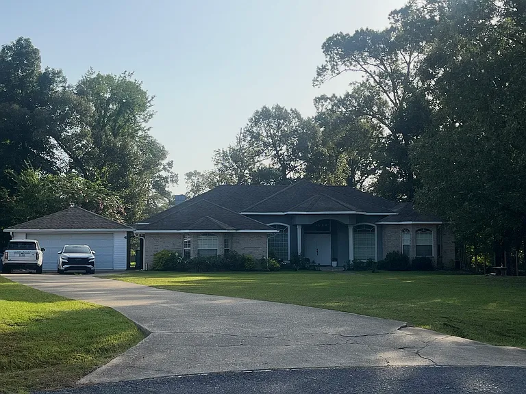 8090 Ridgemont Dr — Photo 1