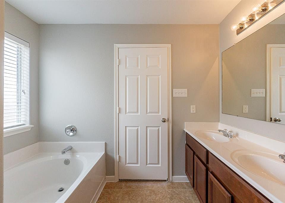 1st image of 19507 Yucca Valley Ln