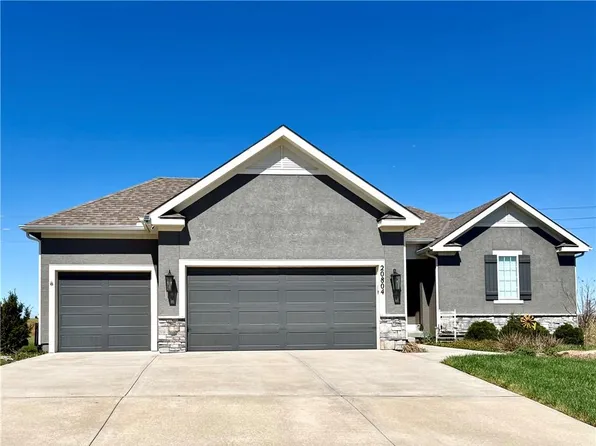 20804 W 189th St, Spring Hill, KS 66083