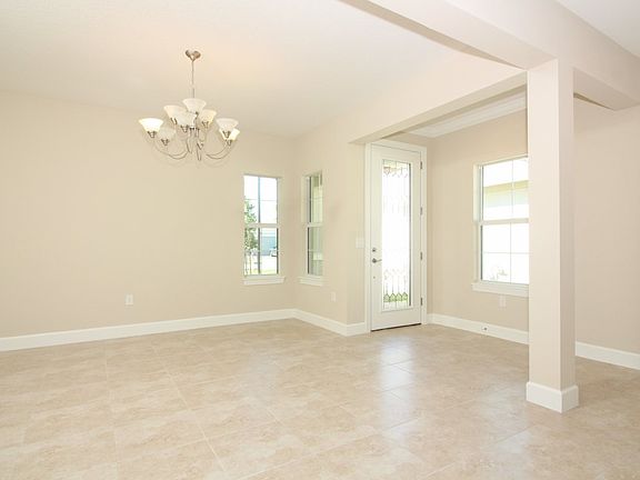 4th image of 12709 Amber St