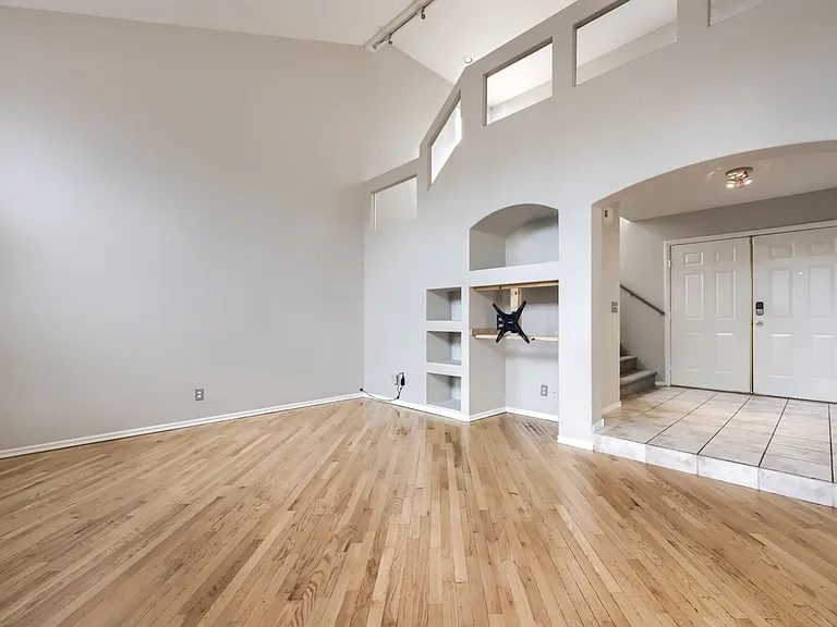 950 Sweeping Vine Ave — Photo 5