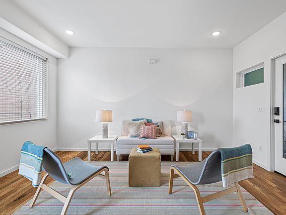 3rd image of 3137 Saint Elmo Ave #3137