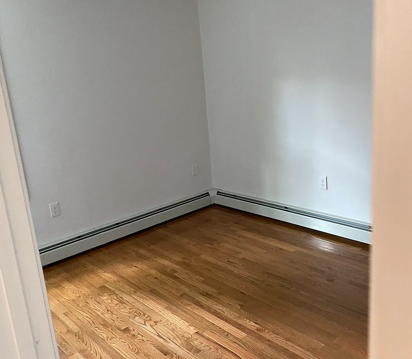 3 bed, 300 sqft, $2,800 — Photo 1