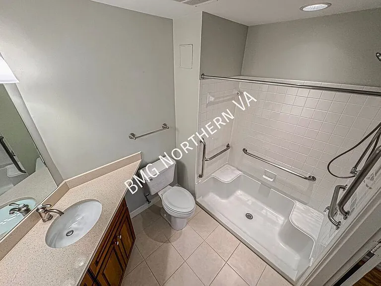 5565 Seminary Rd #404 — Photo 23