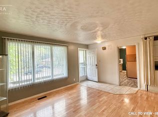 190 Cedarvale Cres #1, Waterloo, ON N2L4T2