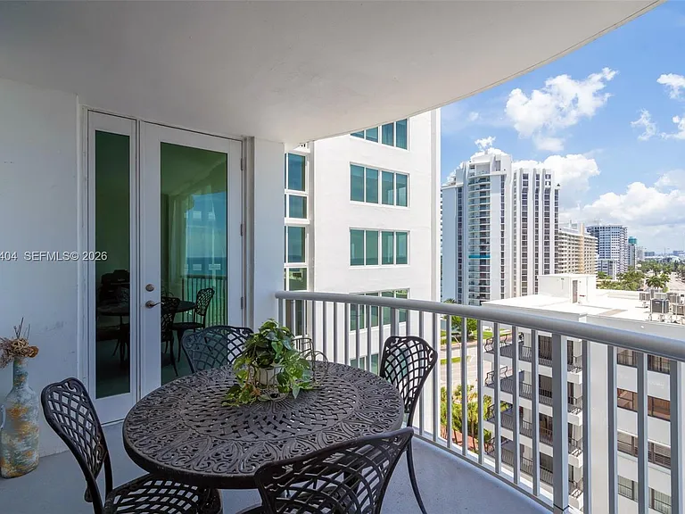5401 Collins Ave #813 — Photo 19