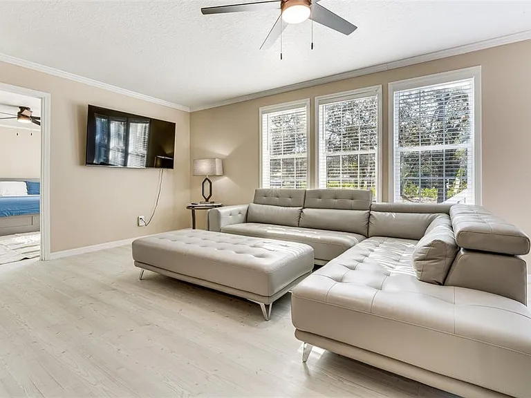 8125 Shelley Trl — Photo 8