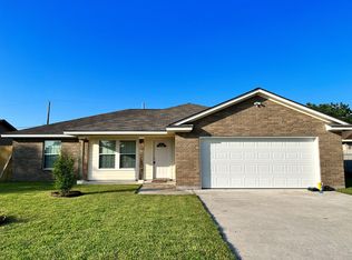 1611 N Avenue O, Freeport, TX 77541