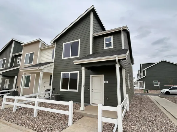 3852 Pinnacles Ct, Evans, CO 80620