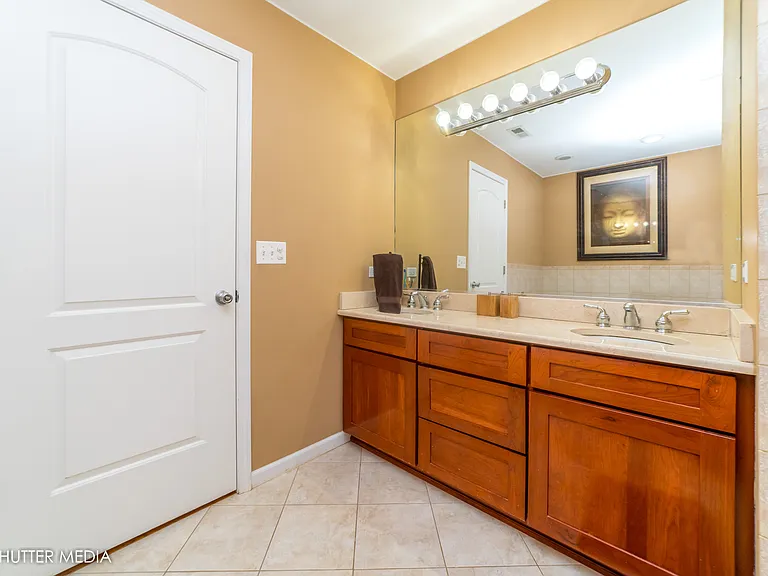 4251 W Montrose Ave #4251 — Photo 11