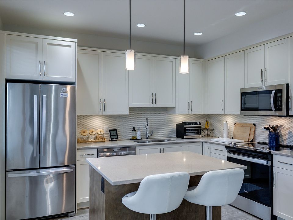 1st image of 12875 Lake Hill Ln