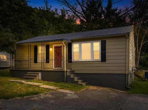 303 Cave St, Rossville, GA 30741