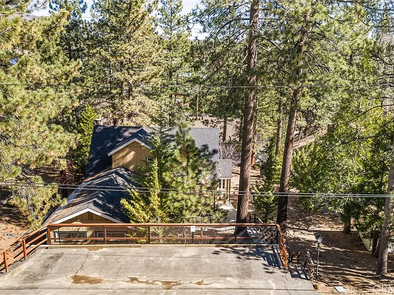 547 Chipmunk Ln — Photo 20