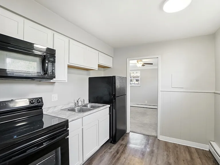 3411 Broadwell Ave #9 — Photo 3