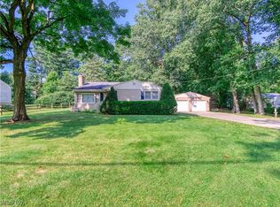 6571 Peck Rd, Ravenna, OH 44266