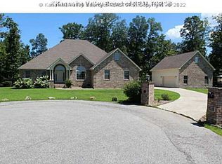 282 Bridle Pt, Milton, WV 25541