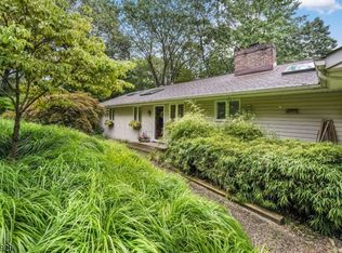 641 Long Hill Rd, Gillette, NJ 07933