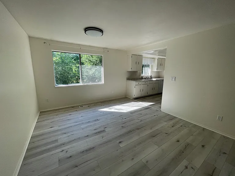 487 Stadium Ave — Photo 7