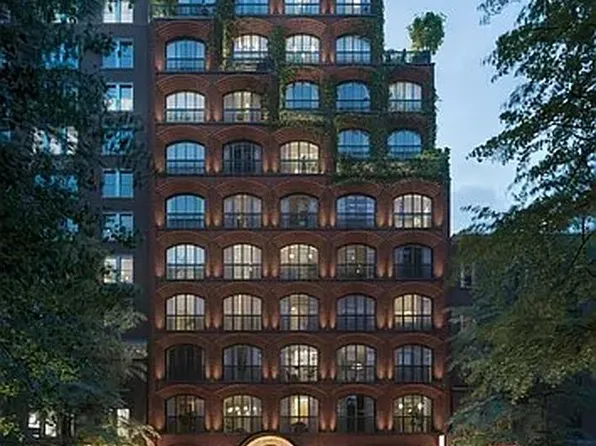 64 University Pl #2A, New York, NY 10003