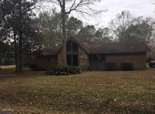 6321 Parliament St, Moss Point, MS 39563