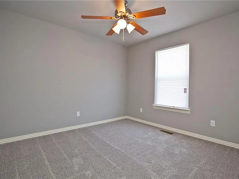 1253 N Rupple Rd — Photo 19