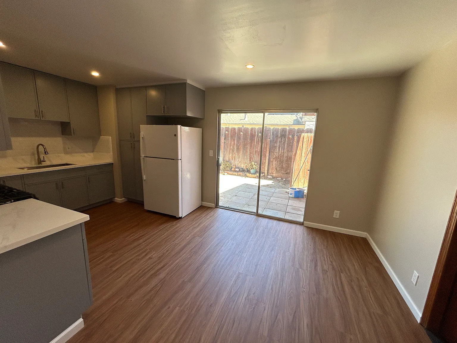 3 bed, 1110 sqft, $3,400 — Photo 3